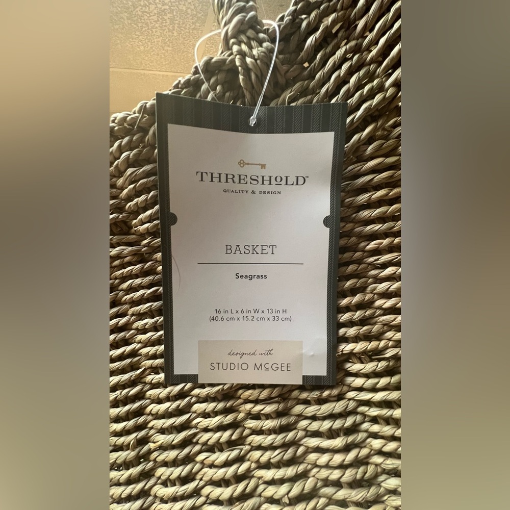 Threshold Studio McGee Seagrass Woven Basket Tote Bag with Handles Brand New - Picture 3 of 6